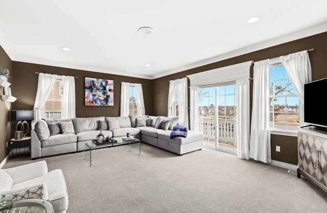 Exquisite Condo in Howell