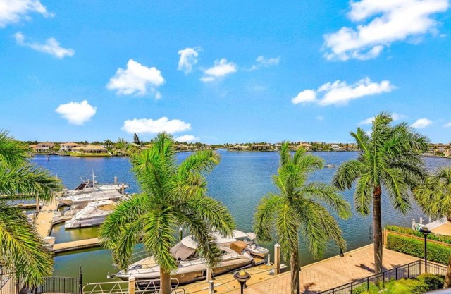 Exquisite condo with unique balcony and bay views