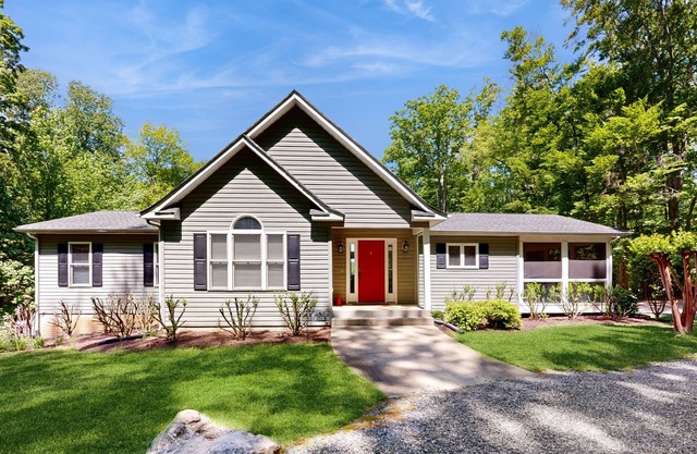 Exquisite dog-friendly home with kayaks, pool table, hot tub, & washer/dryer