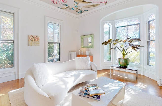 Exquisite home with fireplace, pool table, washer/dryer & sleek kitchen