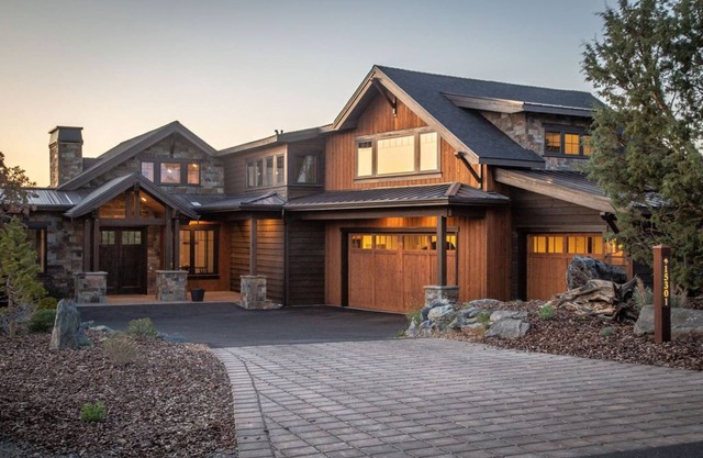 Exquisite Luxury Home with Panoramic Mountain Views & First-Class Amenities