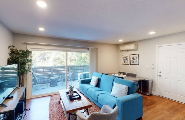 Exquisite Mountain View 1BR w/ Pool, nr Groceries & Cafes, by Blueground