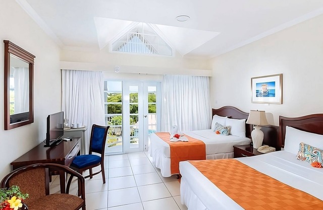 Exquisite Unit w/ Access to Splash Island Water Park! Near Rodney Bay Marina