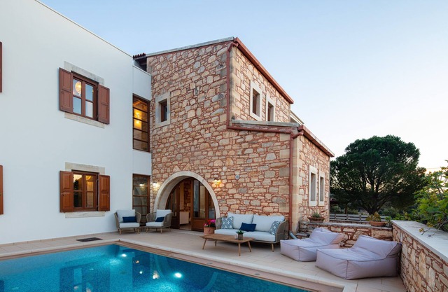 Exquisite Villa Mesogea with spacious rooms and private pool