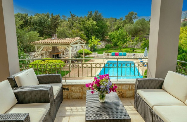 Villa Katerina cerca de Agia Efimia, piscina privada, tranquila, billar, privacidad