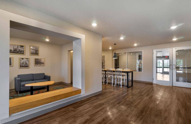 Extended Stay America Select Suites Tampa Brandon East