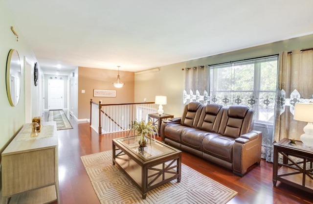 Extended Stays Welcome Waterville Retreat with Yard
