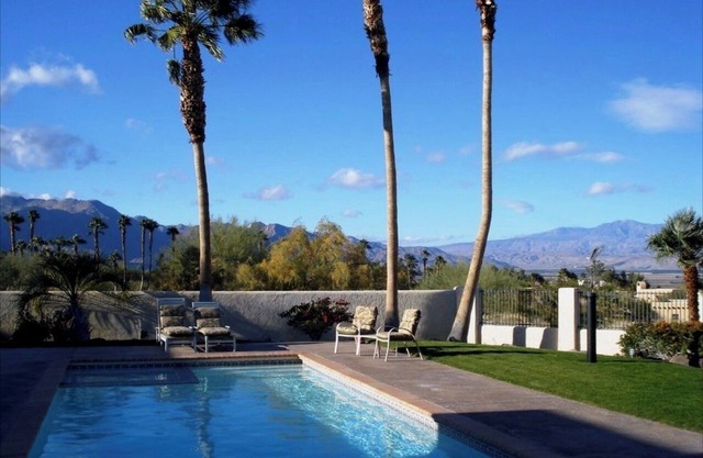 NO TE PIERDAS ESTO !! ¡Gran casa con vista panorámica y piscina privada en Ram's Hill!