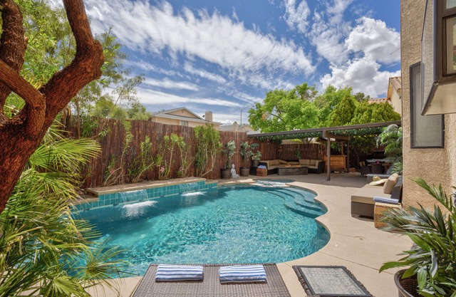 Extraordinary Private Pool/Spa Villa w/man cave