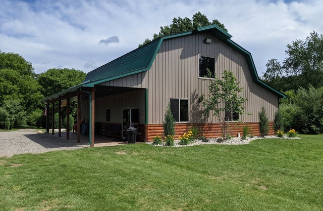 Extraordinary Private 4 Bedroom 2 Bath Lodge