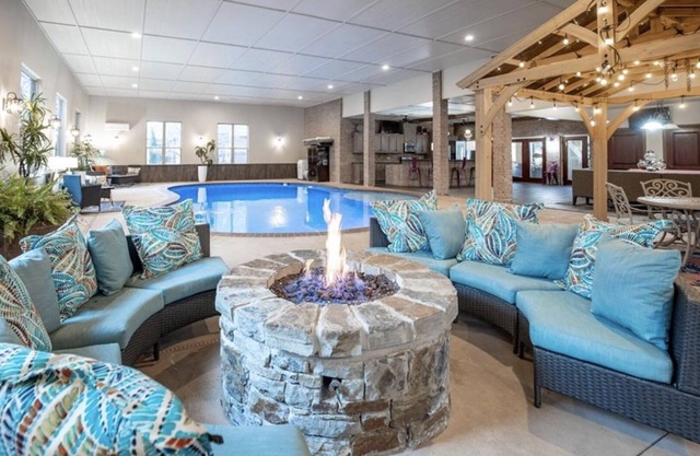 Extravagant Heated Indoor pool w/ 3 beds, 3 baths!