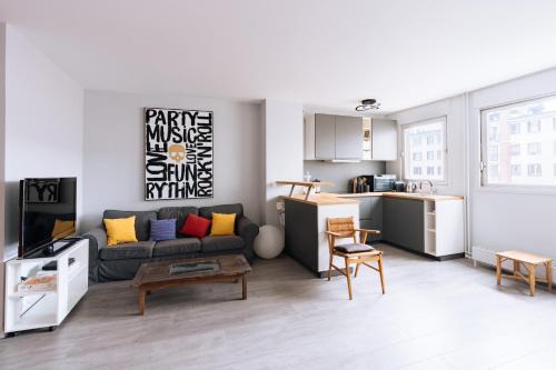 Exuberant 1BD Apartment near Canal Saint-Martin!