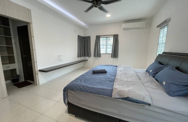 Eyu Sweet Home in Sitiawan 12-13pax Free Wi-fi