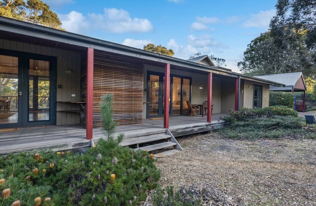 F and E Lakes Escape - West: A peaceful retreat nestled along the lakefront