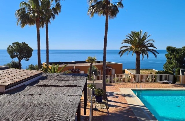 F2 hermosa vista al mar con aire acondicionado en theoule sur mer alpes maritimes
