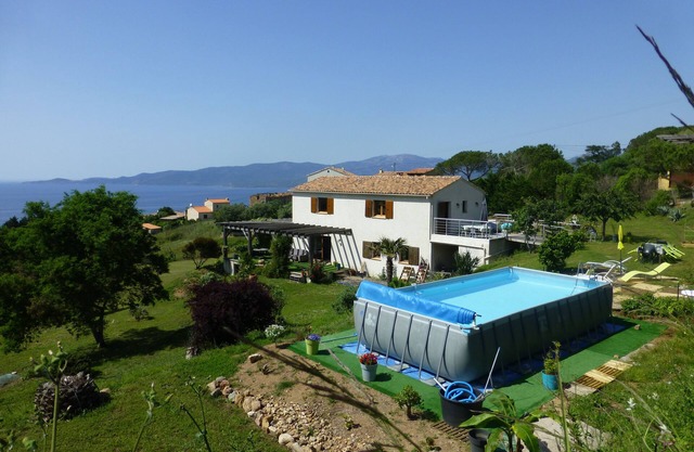 F3 de 80m², piscina con vistas al mar y las montañas Llegada posible semana