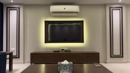 F5 luxury Apartment - شقة فندقية فاخرة المهندسين