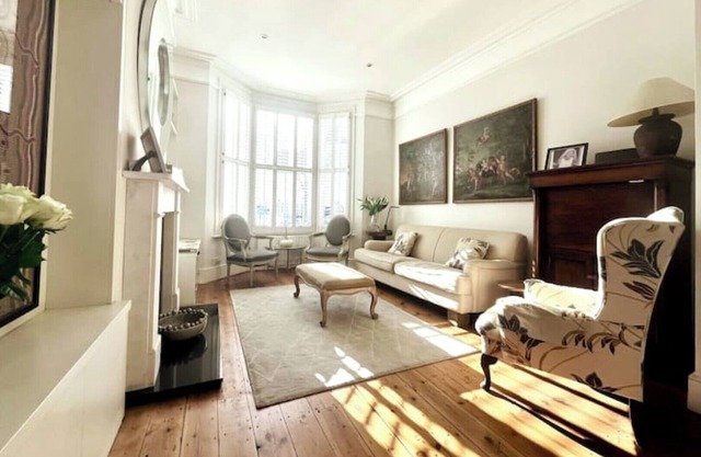 Fab 5 bedroom home - Parsons Green Spacious! Under 5 mins walk to tube & buses