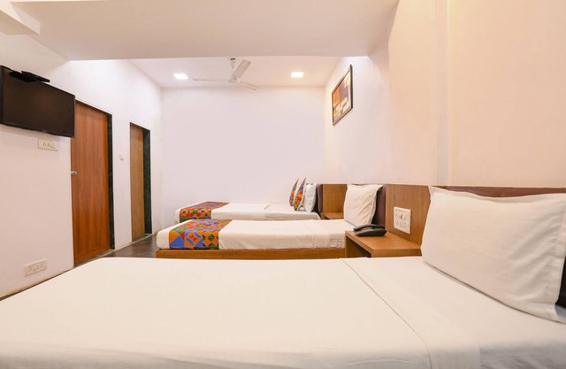 Fabexpress Aksa Inn