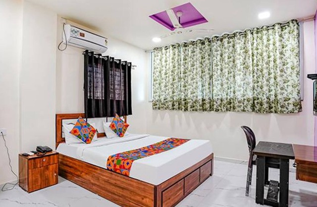 Fabexpress Chaitanya Inn