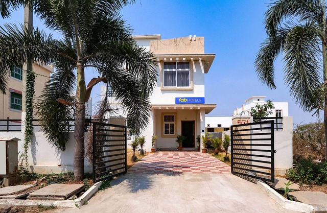 Fabexpress Kp Suites Villas