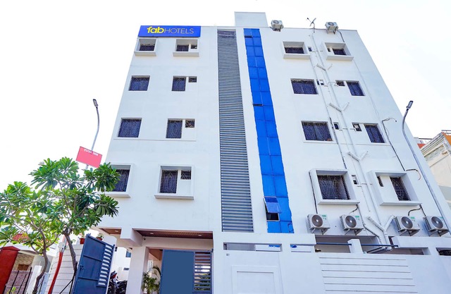 Fabexpress Yuva Inn