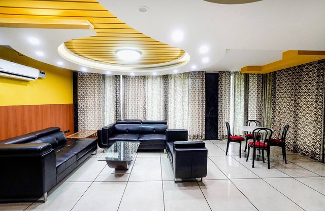Fabhotel 17 Suites