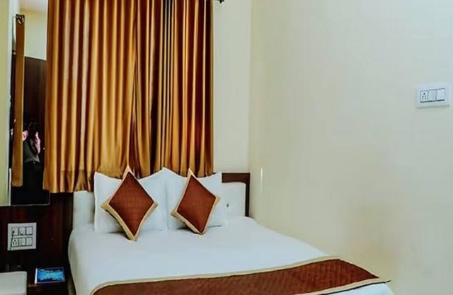 Fabhotel Ambuj