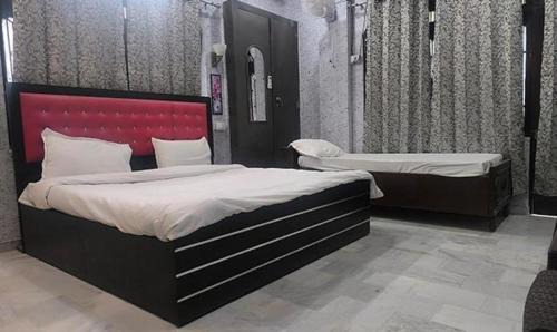 FabHotel Baba Guest House