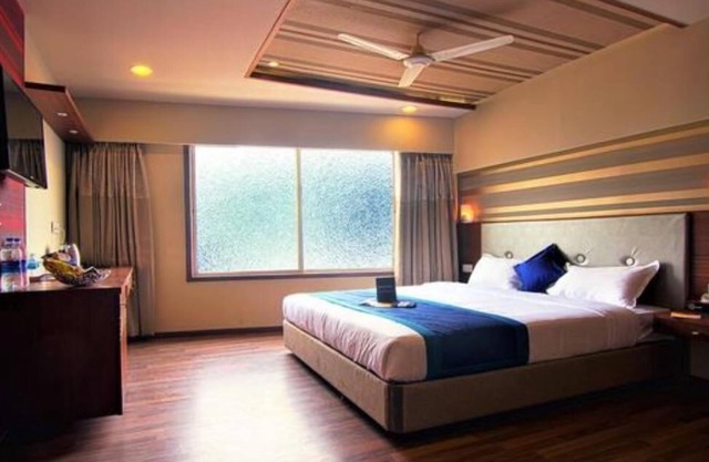FabHotel Berry's