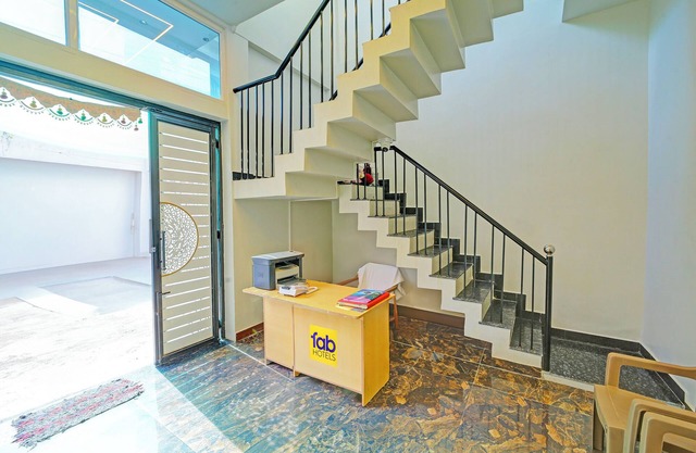 Fabhotel Bharti Palace