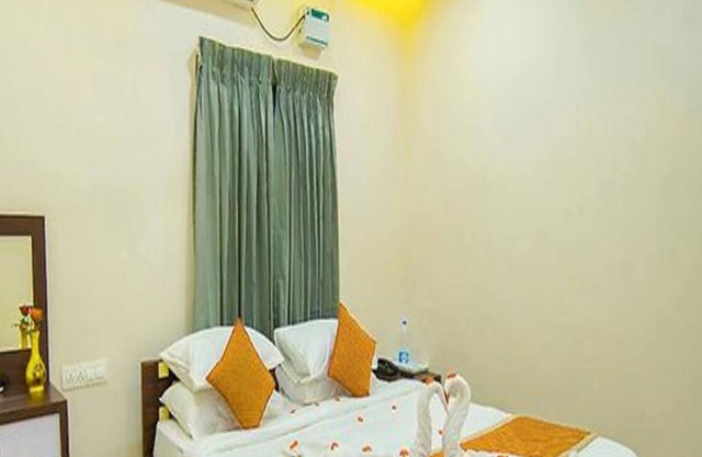 Fabhotel Chakkra Residency