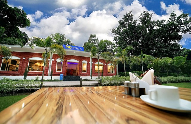 Fabhotel Corbett Green View Garden And Stay