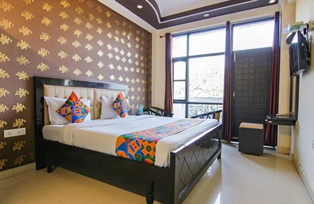 Fabhotel Cp Palace