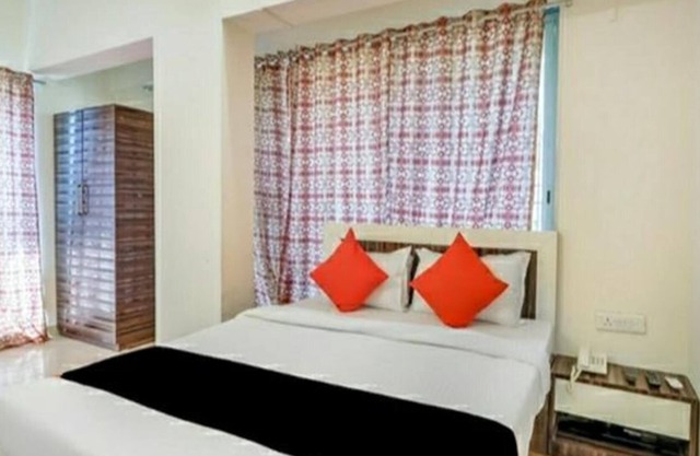 Fabhotel Crystal Luxury Inn