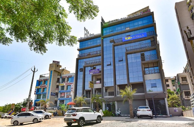 FabHotel Dev Palace