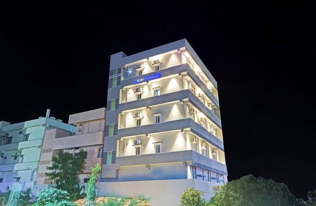Fabhotel Dharani Grand
