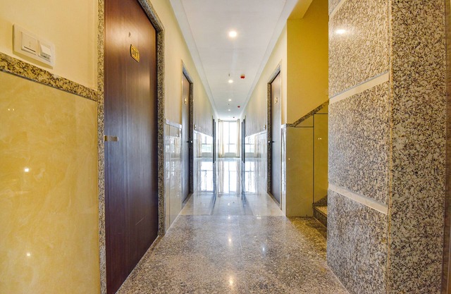 Fabhotel Diamond I