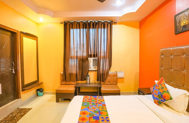 Fabhotel Dps International