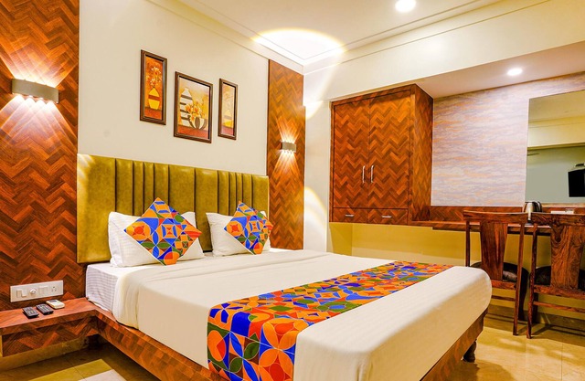 Fabhotel Dream Inn