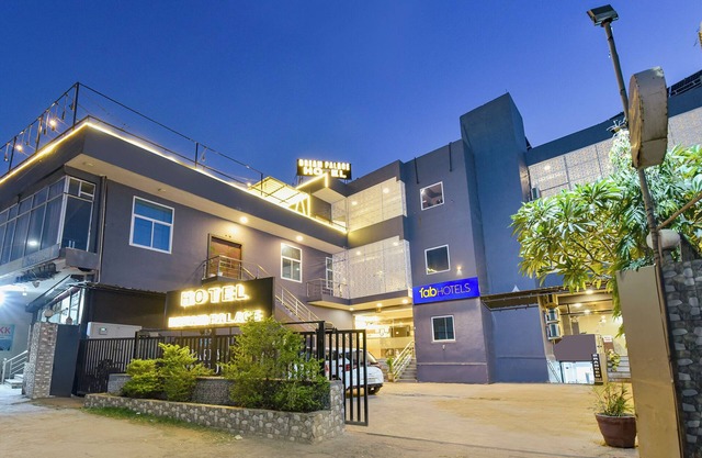 Fabhotel Dream Palace