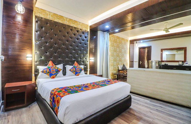 Fabhotel Dwarka Suites