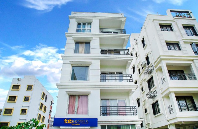 FabHotel Eleanora - New Town