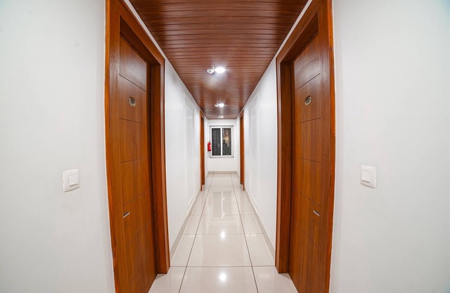 Fabhotel Eminent