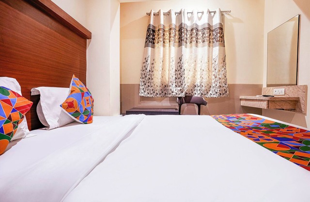 Fabhotel Everest