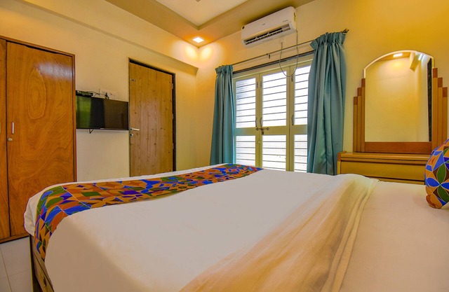 Fabhotel Galaxy Inn