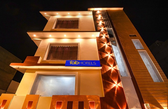 Fabhotel Geeta Bhawan
