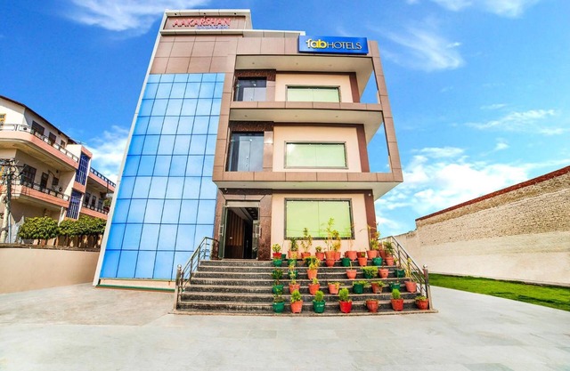 FabHotel Glorify Stay