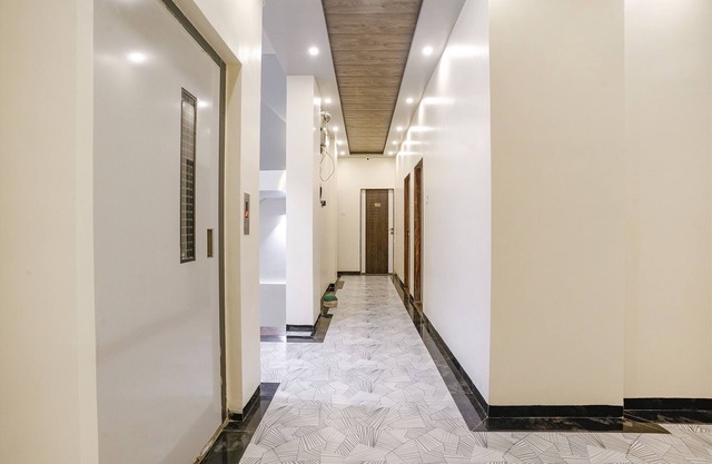 Fabhotel Golden Bird