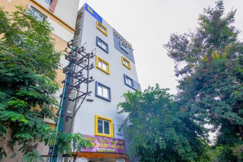 FabHotel Golden Grand Inn - Global Village